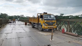 ঝুঁকিপূর্ণ ঘোষণার ১০ বছরেও বেইলি সেতুতে যানচলাচল