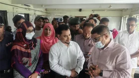 সাতক্ষীরায় হাসপাতালে আকস্মিক পরিদর্শনে স্বাস্থ্যমন্ত্রী