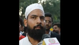 দিল্লিতে বিক্ষোভকারীদের পানি দেওয়া জুনায়েদের বাড়িতে পুলিশের হানা