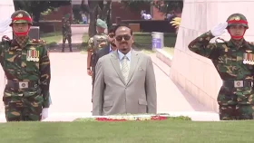 জাতীয় স্মৃতিসৌধে ভারপ্রাপ্ত রাষ্ট্রপতির শ্রদ্ধা নিবেদন