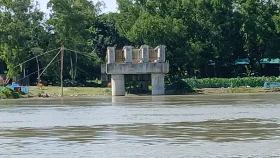 ছয় বছরে তিন পিলারে আটকে আছে সেতু নির্মাণ