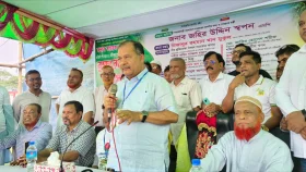 মাটির ওপরে দাঁড়িয়ে একমাত্র ক্ষমতা দেখাতে পারে জনগন : তথ্যমন্ত্রী