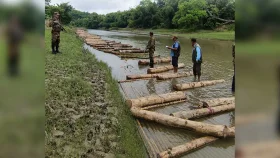 ফটিকছড়িতে সেনাবাহিনীর অভিযানে ২০ লাখ টাকার গোল কাঠ জব্দ