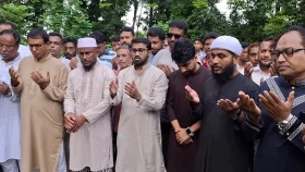 জুলাই শহীদ রাকিবুলের কবর জিয়ারত করলেন রাশেদ খাঁন
