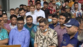 আকস্মিক গোবিন্দগঞ্জ হাসপাতাল পরিদর্শনে স্বাস্থ্যমন্ত্রী