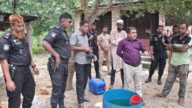 অবৈধভাবে ক্লিনিং পণ্য তৈরি, ব্যবসায়ীকে জরিমানা