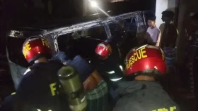 সাতক্ষীরা মেডিকেল কলেজ হাসপাতালের অ্যাম্বুলেন্সে আগুন