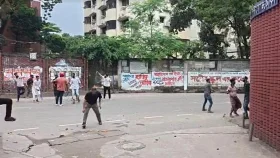 ঢাকা আলিয়া মাদরাসায় ছাত্রদল-শিবিরের দফায় দফায় সংঘর্ষ