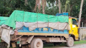 ট্রাকচাপায় শিশুর মত্যু, চালক আটক