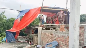 ভবনের সাটারিং খুলতে নির্মাণ শ্রমিকের মৃত্যু