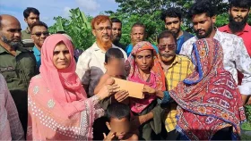 চুল বিক্রি করে ঘর ভাড়া দেওয়া রেহানা পেলেন মাথা গোঁজার ঠাঁই