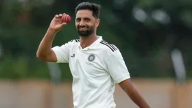 স্কুলশিক্ষকের ছেলে এখন কাশ্মীরের প্রথম টেস্ট ক্রিকেটার