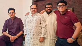 খলনায়ক মিশার বাসায় জমলো নায়কদের আড্ডা
