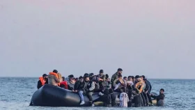 এক নৌকায় রেকর্ড ২৩০ অভিবাসী যুক্তরাজ্যে
