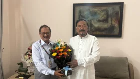 ভারপ্রাপ্ত রাষ্ট্রপতির সঙ্গে জেলা পরিষদ প্রশাসকের সৌজন্য সাক্ষাৎ