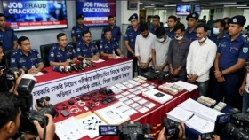 চাকরির পরীক্ষায় যেসব জালিয়াতির আশ্রয় নিচ্ছে পরীক্ষার্থীরা
