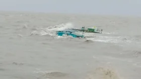 লবণ বোঝাই বাল্কহেড ডুবিতে নিহত ১, উদ্ধার ৭