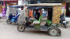 চালককে অচেতন করে ইজিবাইক ছিনতাই