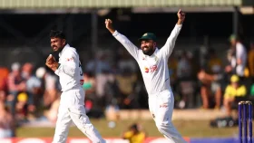 অস্ট্রেলিয়াকে চাপে রেখে ঐতিহাসিক টেস্ট জয়ের পথে বাংলাদেশ