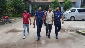গোপালগঞ্জে সাবেক উপজেলা ভাইস চেয়ারম্যানসহ গ্রেপ্তার ৮