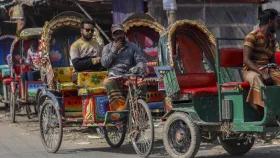 সৌরবিদ্যুৎ ছাড়া অটোরিকশা চার্জ করলে মিলবে না নিবন্ধন