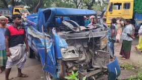 ট্রাক-পিকআপ মুখোমুখি সংঘর্ষে ব্যবসায়ী নিহত