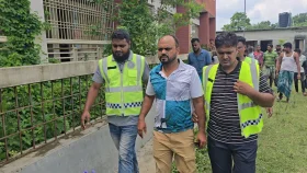 শিশু শিক্ষার্থীর হাতে লেখেন &lsquo;ওয়াশরুমে যাও&rsquo; অভিযুক্ত শিক্ষক অবরুদ্ধ