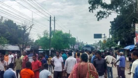 দিনাজপুরে বাসচাপায় প্রাণ গেলো শিক্ষার্থীর