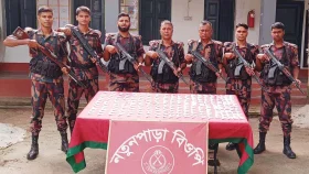 মহেশপুরে ভারতীয় ডিএনএ টেস্ট কিটসহ কীটনাশক উদ্ধার