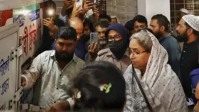 স্বামীকে শেষ বিদায় জানালেন দীপু মনি