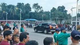 রাষ্ট্রপতির শপথ অনুষ্ঠানে প্রবেশ করছেন অতিথিরা