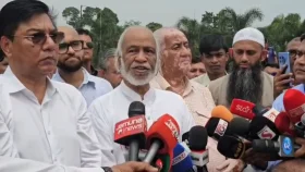 বাংলাদেশে গণতন্ত্রের অগ্রযাত্রা বারবার ব্যাহত হয়েছে:  ড. মঈন খান