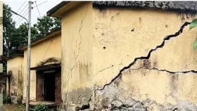 ঝুঁকিপূর্ণ পাথরঘাটার তিন খাদ্যগুদাম