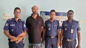 পুলিশের কাছ থেকে ছিনিয়ে নেওয়া আসামির থানায় আত্মসমর্পণ