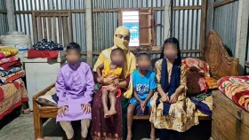 স্বামীর মৃত্যুর পর চার সন্তান নিয়ে অর্ধাহারে জহুরার সংসার