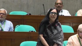 দুষ্টু লোকে বলে, &lsquo;টুকু আসে, টুকু যায়&rsquo;