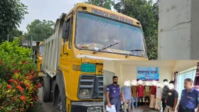 ফসলি জমির মাটি পরিবহনের অভিযোগে গ্রেপ্তার ৮