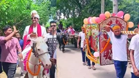 ঘোড়া ও গরুর গাড়িতে আসলো বরযাত্রী, পালকিতে নববধূ
