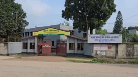 হিলি স্থলবন্দর দিয়ে ভারত থেকে আমদানি-রপ্তানি বন্ধ