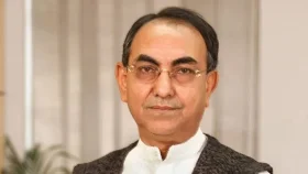 চিকিৎসা শেষে দেশে ফিরছেন মির্জা আব্বাস