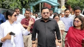 আকস্মিক ভূমি অফিস পরিদর্শনে গিয়ে ক্ষুব্ধ প্রতিমন্ত্রী