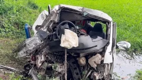 নাটোরে লাশবাহী অ্যাম্বুলেন্সে কাভার্ডভ্যানের ধাক্কা, আহত ৮