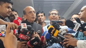 অতীতে আটকে থাকলে উন্নয়ন এগিয়ে নেওয়া যাবে না