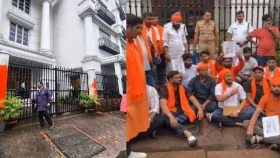 আনন্দবাজার পত্রিকা অফিসে হামলা