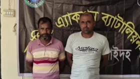 মহেশপুরে ১৯৮ বোতল উইনসেরাক্স সিরাপসহ গ্রেপ্তার ২