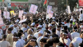 নোয়াখালী বিভাগের দাবিতে শাহবাগ অবরোধ