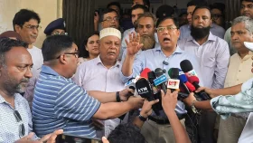 ২৫০ শয্যার হাসপাতালে ৮৬৭ রোগী, ক্ষুব্ধ বিমানমন্ত্রী