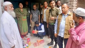রাজাপুরে অনুমোদনহীন পণ্য জব্দ, মালিকের জরিমানা