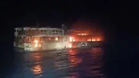 ফিলিপাইনে ফেরিতে ভয়াবহ আগুন: ৫ জনের মৃত্যু, নিখোঁজ ৮৬