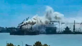 চীনে বিদেশি পতাকাবাহী জাহাজে অগ্নিকাণ্ডে নিহত ২০